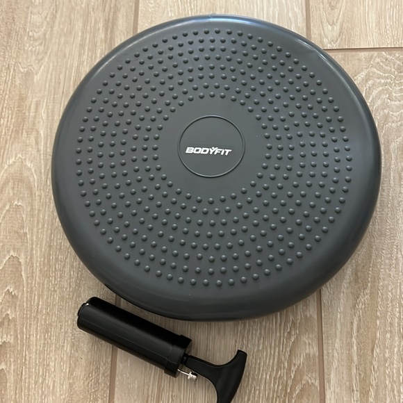 ๐ Stability Disc with Pump | Balance, Train, Recover | 12.5โ Diameter | Gray - Picture 2 of 6